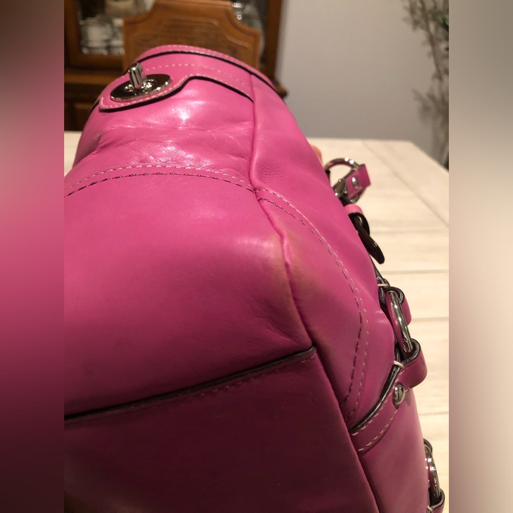 COACH F12343 PINK/MAGENTA LEATHER GALLERY EAST WEST TOTE WITH HANGTAG - Picture 7 of 16